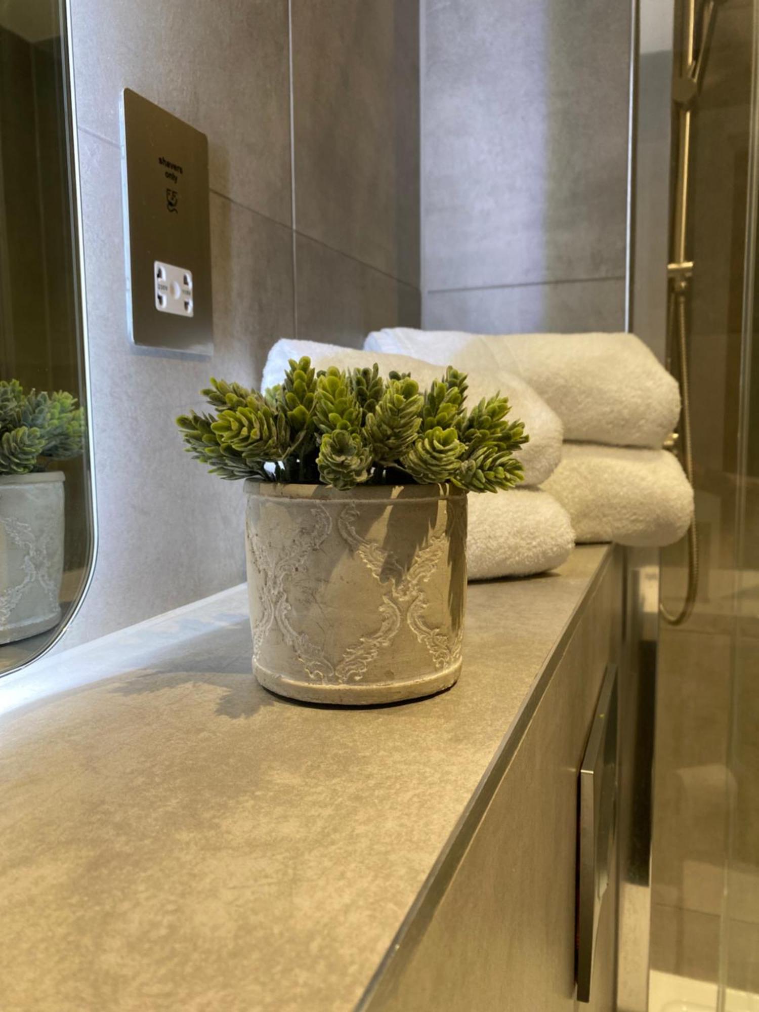 Luxury York Apartment, Free Parking & Free Gym Esterno foto